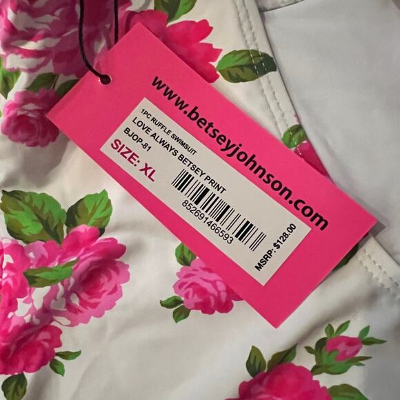 Bersey Johnson One Piece Ruffle Floral Swimsuit Padded
Love Always Size XL NWT - Picture 10 of 10